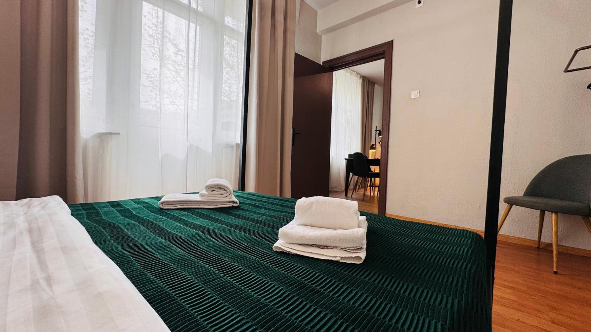 Ideal Home - Spacious & Modern Accommodation Near Unirii Square Bukarest Zimmer foto