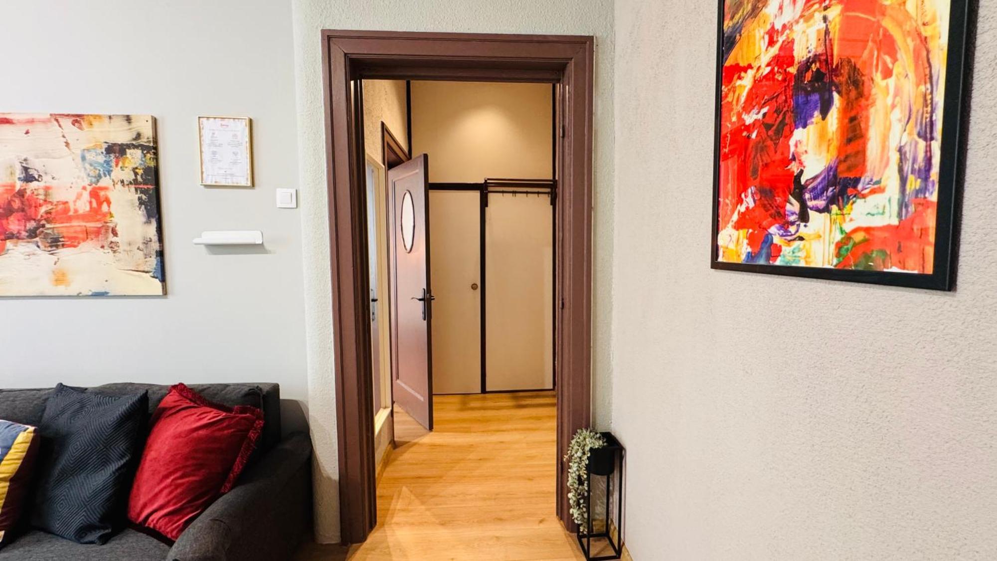 Ideal Home - Spacious & Modern Accommodation Near Unirii Square Bukarest Zimmer foto